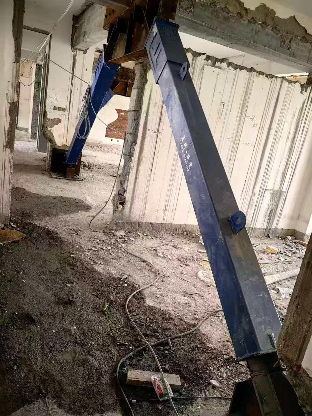 临桂柱子粘钢加固施工工艺